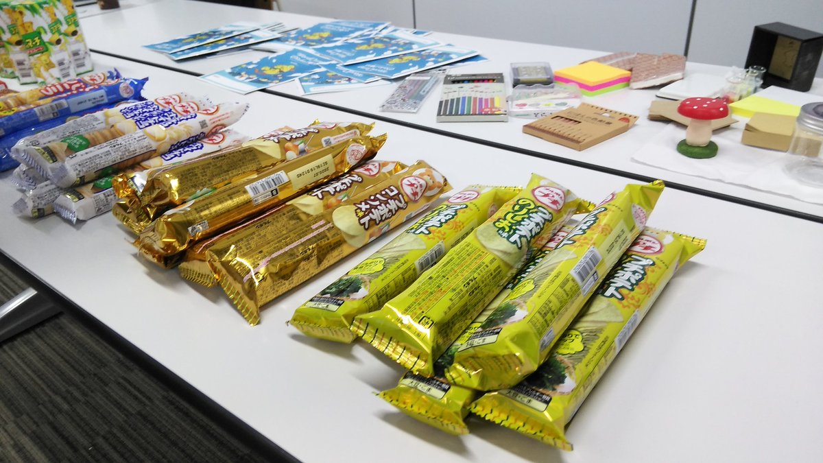 coder_fp's tweet image. わぷーカフェにいまーす。
塗り絵やレジンでアクセサリー作れたりもするから休憩しに来てねー♡
 #wcosaka2019