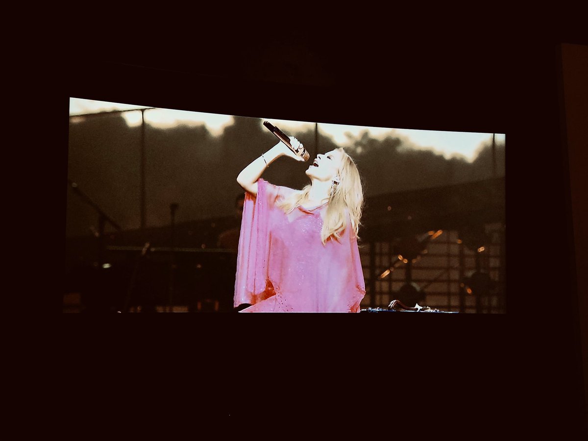DerekPlease's tweet photo. Kylie Minogue told her team, “First, put a filter on my skin...... Then only release it on dusty ass DVD so people can’t see me clearly” #GoldenLiveinConcert https://t.co/gAanLguv4p
