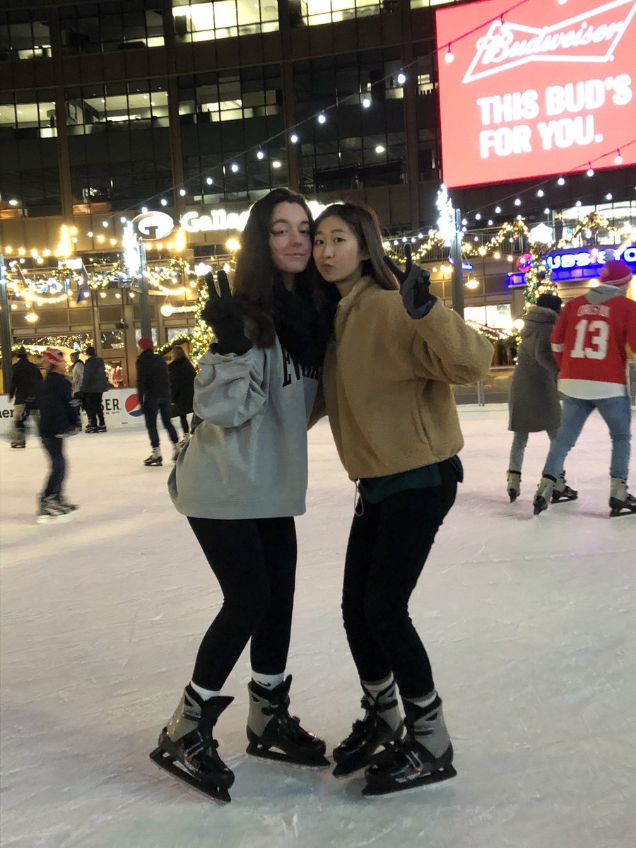 We had an amazing time at the Gallagher Way Christmas market!🎄Such a great way to end the year for stuco💛💙 #leydenpride <a href="/TheChristkindl/">Christkindlmarket</a>