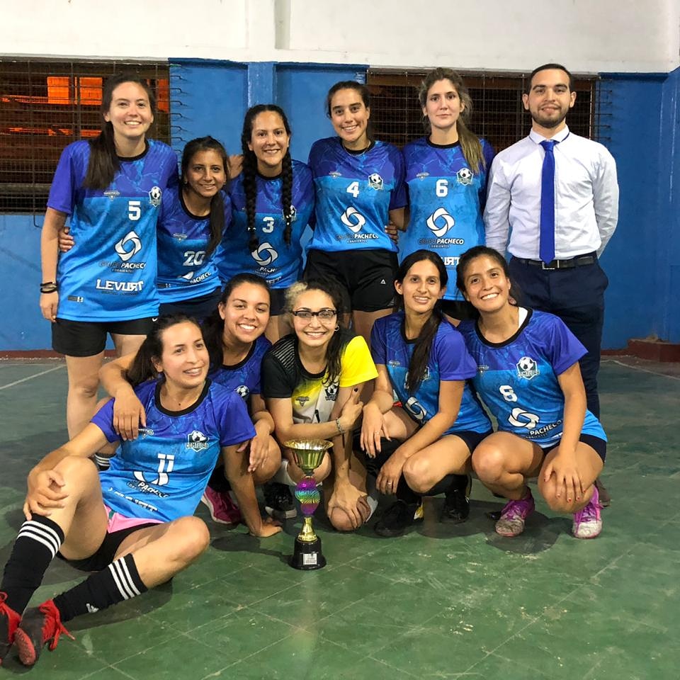 cs_unne's tweet photo. 🎉El equipo femenino  de  FUTSAL de  #COMTULAB se alzó con la Copa de Plata del campeonato Interfacultades #UNNE 
🏆🥇👏👏👏👏 https://t.co/2yiSyt7w8f