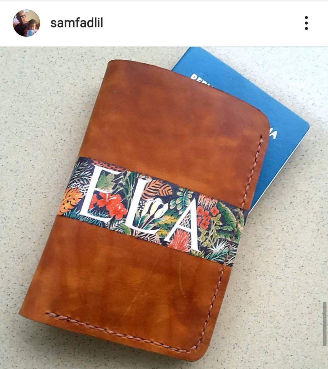 Halo Twitter, would you please do your magic for me? 

Gue punya temen yang bokapnya kerja jadi salah satu kaligrafer profesional di Amerika selama 20 tahun. Sekarang di masa pensiunnya, beliau berjualan berbagai barang dengan seni kaligrafinya. Di CFD Dago, sebrang Danamon.