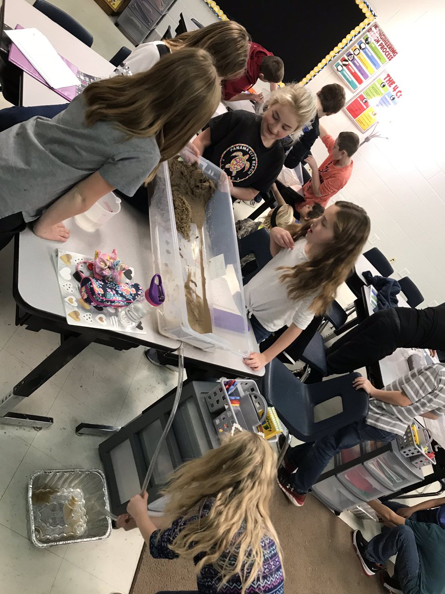 BPETigers's tweet photo. Hands on learning opportunities make the content so much easier to understand! Great observations today of 3rd grade’s text feature surgeries and 4th grade’s erosion tables. #OneTeamFCS #FCSWins #BPEIntentionallyGreat https://t.co/PJikTDiTjp