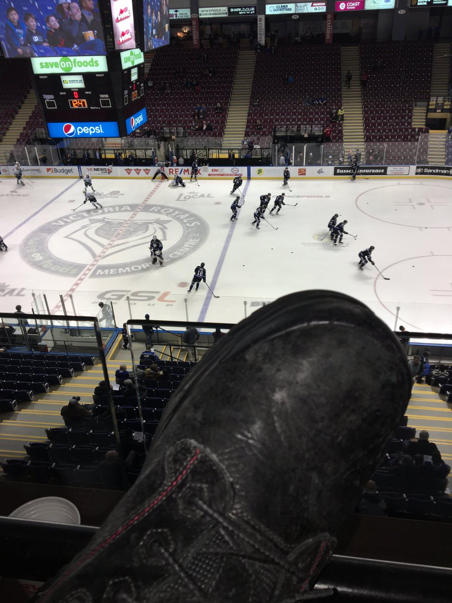 blakeinav's tweet image. Another night of #iatse168 working at the #victoriaroyals hockey game.  Tonight against Seattle Thunderbirds.