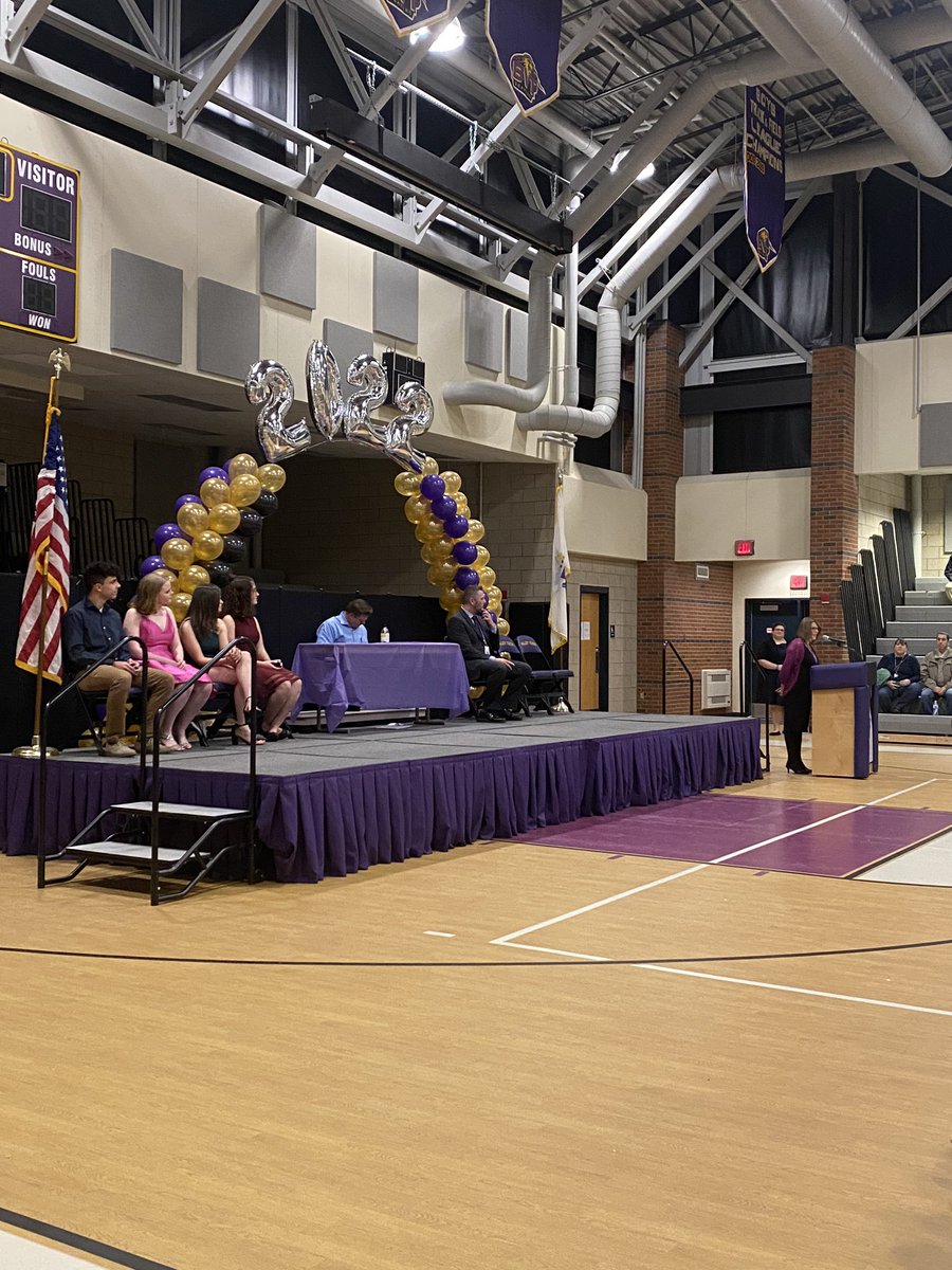 MsOptimusGrimes's tweet photo. Today has been an incredible day here at #bvt. I’m so proud of all the kids &amp; my fellow coworkers. It’s really a special place here that I love to call “home”. Congrats to the sophomores for another milestone and step closer to becoming young adults! #ringdance @BVTHighSchool https://t.co/eqXPrYynWo