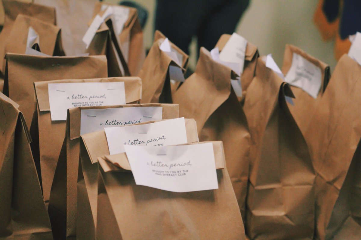 nshsinteract_'s tweet image. On Wednesday we made care packages filled with women’s hygiene products for women in need this holiday season! 💙💛🥰