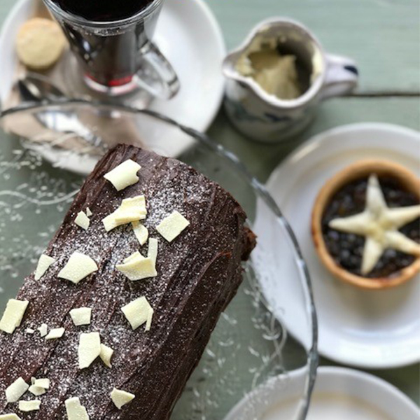 make_southwest's tweet photo. It's Christmas Celebration Day! Plastic-free decoration workshops, meet the makers, plastic-free wrapping service, mulled wine, mince pies, late night shopping. Open 10am-8pm #Christmas #DevonGuild #Crafts #BoveyTracey #PlasticFree https://t.co/skt6BZ9AXC