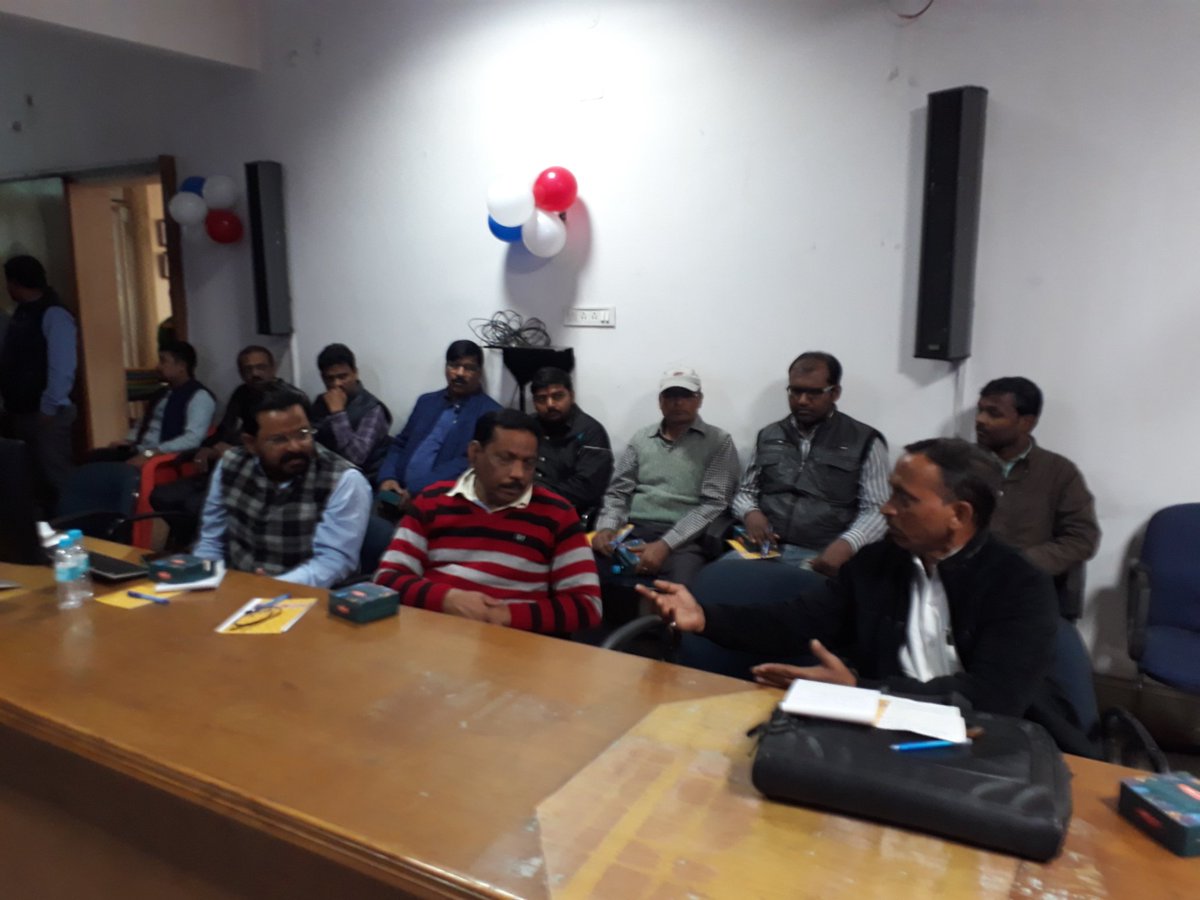 gstpatna's tweet photo. #GSTReturnsFeedbackDiwas, undergoing at CGST Patna office. Members from trade commerce professionals and media  providing valuable inputs https://t.co/SzEfc60iVs