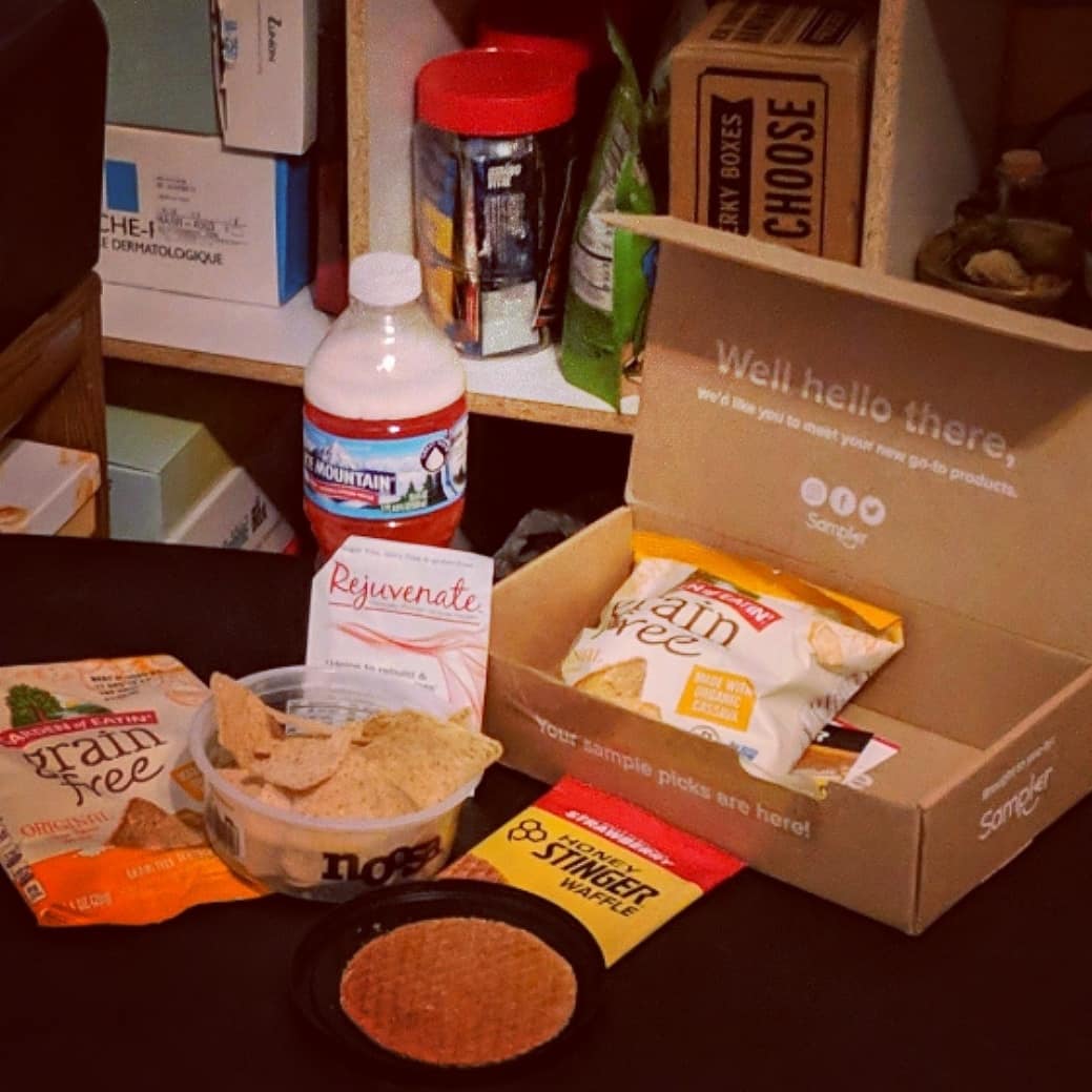 blastkat's tweet photo. I received complimentary #samples from @TheSamplerApp for review purposes. All opinions are my own. Included in this box: #GardenofEatin chips, @HoneyStinger waffles, and @RejuvenateMuscl mix. #Review - https://t.co/yGDNE62sEj #Food #samplerio https://t.co/yhPTCN0k3E