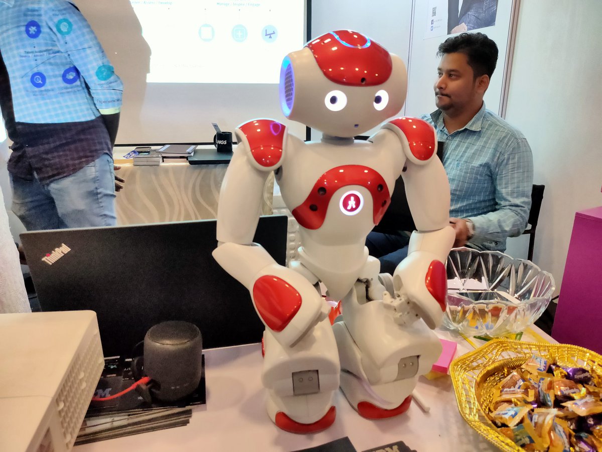 kirankerody's tweet photo. Happy to meet Watson at the IBM stall.. #hrshowcase19 #ibmcognihr https://t.co/GtDSAHPiPS
