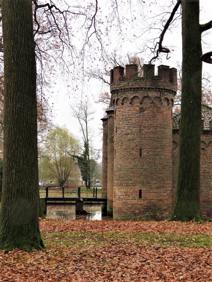 MooisteRoutes's tweet photo. Sint-Oedenrode wandelen, Rooise Ditmelle https://t.co/SD7yVZtY32
Dit dorp profileert zichzelf als het groene hart van de Meierij sinds het in 2000 werd uitgeroepen tot groenste dorp van Europa. Onderweg kruist...
#SintOedenrode #Rooi #Meierij #wandelen #natuur #walking #nature https://t.co/tP286ga7Ox