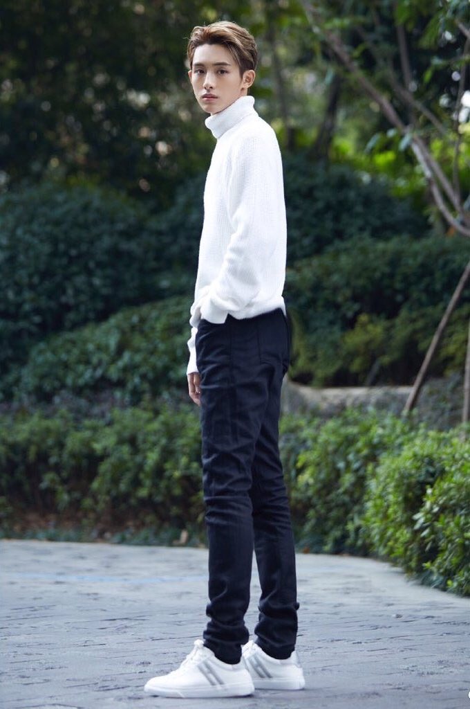 ต่งหล่อมาก tweet media