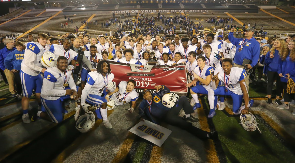 Oxford wins Class 6A championship. Box score online misshsaa.com/2019/12/06/oxf…