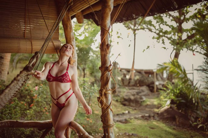 @oscarmikeart and I got bored so we took a couple of lil snaps the other day in Camiguin. 🏝️ https://t<a class="tags" target="_blank" title="On Twitter" href="/?out=eyJ0eXAiOiJKV1QiLCJhbGciOiJIUzUxMiJ9.eyJpYXQiOjE3MjIwMDYxMzAsImlzcyI6InR3cG9ybnN0YXJzLmNvbSIsIm5iZiI6MTcyMjAwNjEzMCwiZXhwIjoxNzUzNTQyMTMwLCJyZWRpcmVjdF91cmwiOiJodHRwczovL3R3aXR0ZXIuY29tL29zY2FybWlrZWFydCJ9.A5M-MZ9PBB8GrahySE2elFLGdKXKbrApAEc86mGJatce957I51jVUhM2CLlvTRwYGTCvmyrnTObyObt3yV3Fow">@oscarmikeart</a><a href="/tag/apclips"class="tags"><span>#apclips</span></a>