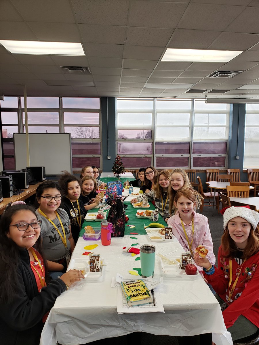 LibraryScjh's tweet photo. You know it's a good day when you get to have five lunch shifts and listen to students talk about what they are reading! #SSD12days https://t.co/beCgR1kSxj