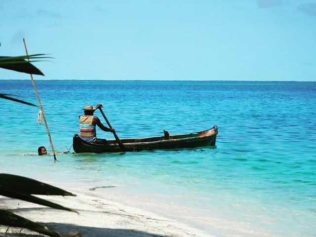 WinfliSailtrip's tweet photo. Saliendo a recolectar cambombias... #kunayala #sailingtrip #winflisailtrip #viajar #caribbeanstyle #venavivirlo #sailingretreats #oceanadventures  #outdoorexperience #travelphotography #travelbloggers #comejoinus #centroamerica #caribbean #panama #panama… https://t.co/BsrxulFArY https://t.co/nqNlWLUezO