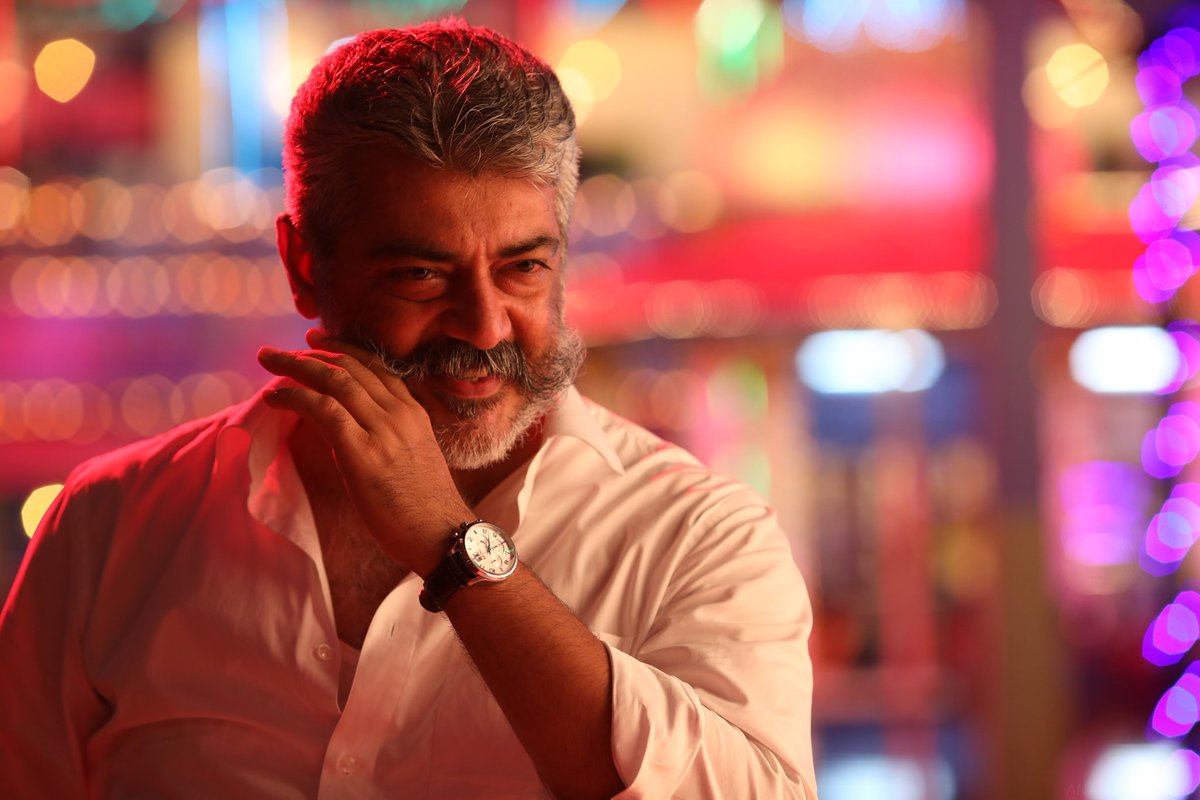 AK_VikneshKr's tweet photo. Which Is Your Fav #Thookudurai ? 

Rt     - Black Hair 🔃

Like - White Hair 💟

#Viswasam #Valimai https://t.co/rtu76OCufJ