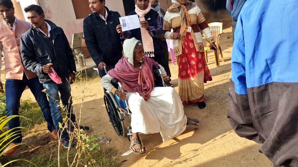 DC_Ranchi's tweet photo. When we say #EveryVoteCounts...
PWD voters of #Ranchi are coming out to cast their vote.
@AshokLavasa
@SpokespersonECI
@ceojharkhand
@rmray
@DDC_Ranchi
#ChunavJatra
#VoteParv
#GoVoteRanchi https://t.co/NkIyeTtJgk