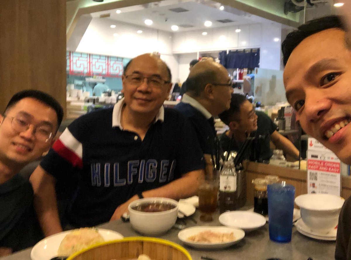 Dinner with my good friends from Pundi X. 👍✌🍻