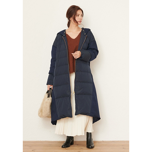 happyplusstore's tweet photo. こんにちは!Natsuです。
今日のおすすめコーディネートをご紹介します。
ニット:#STYLEBAR(https://t.co/h92L1MhStn)
コート:#STYLEBAR(https://t.co/N2WUXrm8gl)
ダウンコートコーデはシルエットにこだわる
異素材切り替え&アシメトリーデザインのロングダウンコート。 https://t.co/Rhk9Zw5Zrp