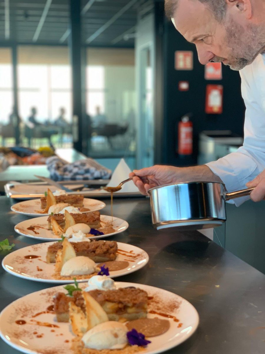 Oesterpareltje's tweet image. Verse producten uit de zee op uw bord. #seafood ##kookstudio #adrienzoon #restaurant #seafoodlovers #oysters #huitres #oesters #oesterman