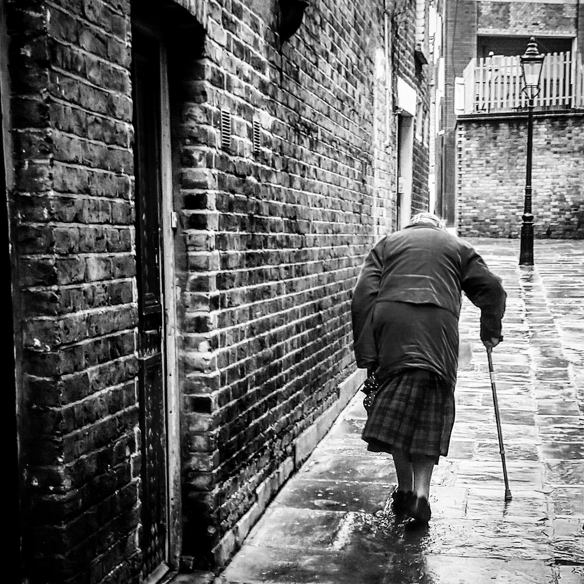 pascaltshibanda's tweet image. "Treat your camera as an observational tool." 📷 David Ulrich in 'Zen Camera' #London #photowalk 🇬🇧