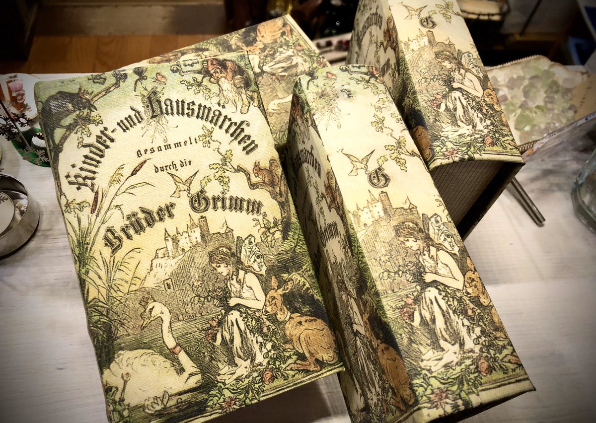 海福雑貨 ٹوئٹر پر グリム童話モチーフのブックボックスも新着しています