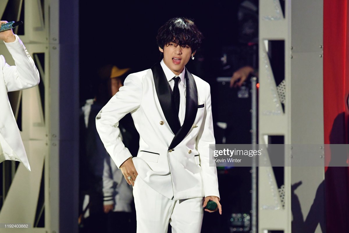 ви бтс. чонгук айю и тэхен. ким тэхен. тэхен гет. тэхен бтс.