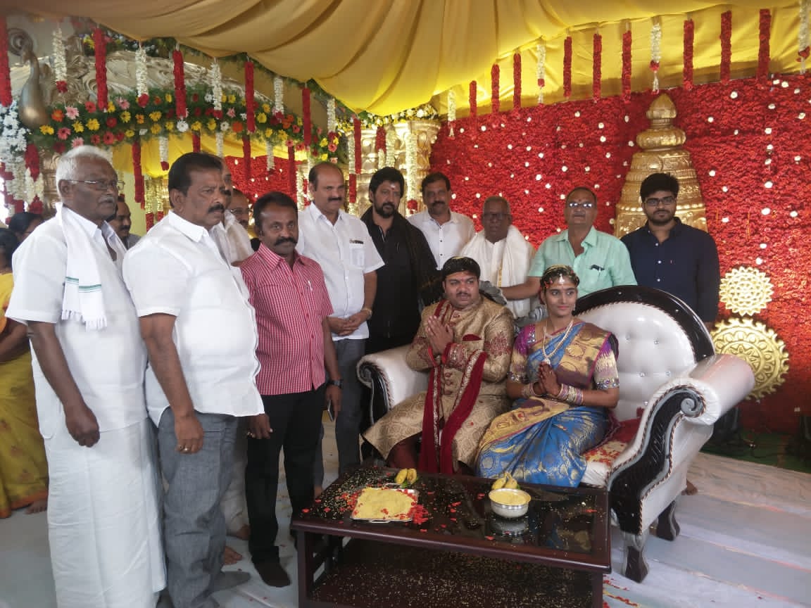 ఆరుగొలను  గ్రామానికి చెందిన మూల్పూరు వెంకటరత్నం (మునుసుబు) గారి మనుమరాలు వివహమహోత్సవ కార్యక్రమంలో ...