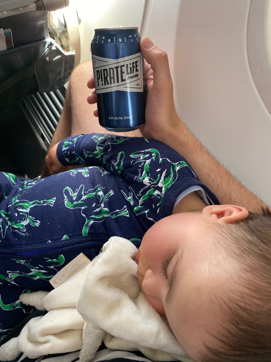 wisie's tweet photo. Just had an amazing experience with @VirginAustralia flying to the Sunshine Coast return. Flying with 10mth old twins is nothing short of torture so it makes your life so much easier when the airport + flight staff go out of their way to help. Even giving a complimentary beer 👌 https://t.co/pZrFxMS0Tz