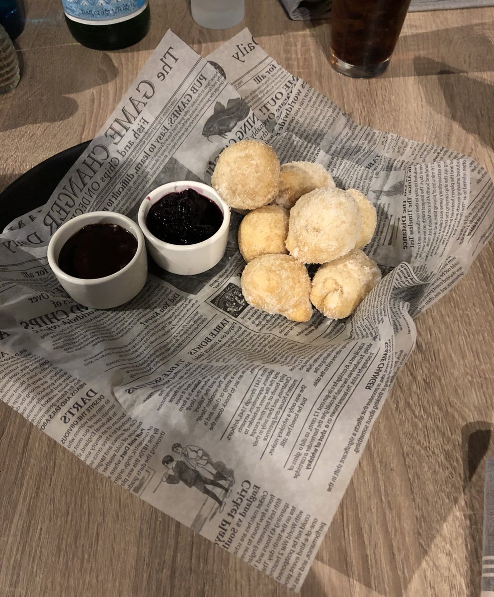 thalia_m1's tweet image. Fried dough ball perfection #bombolini #padresvegantwitter