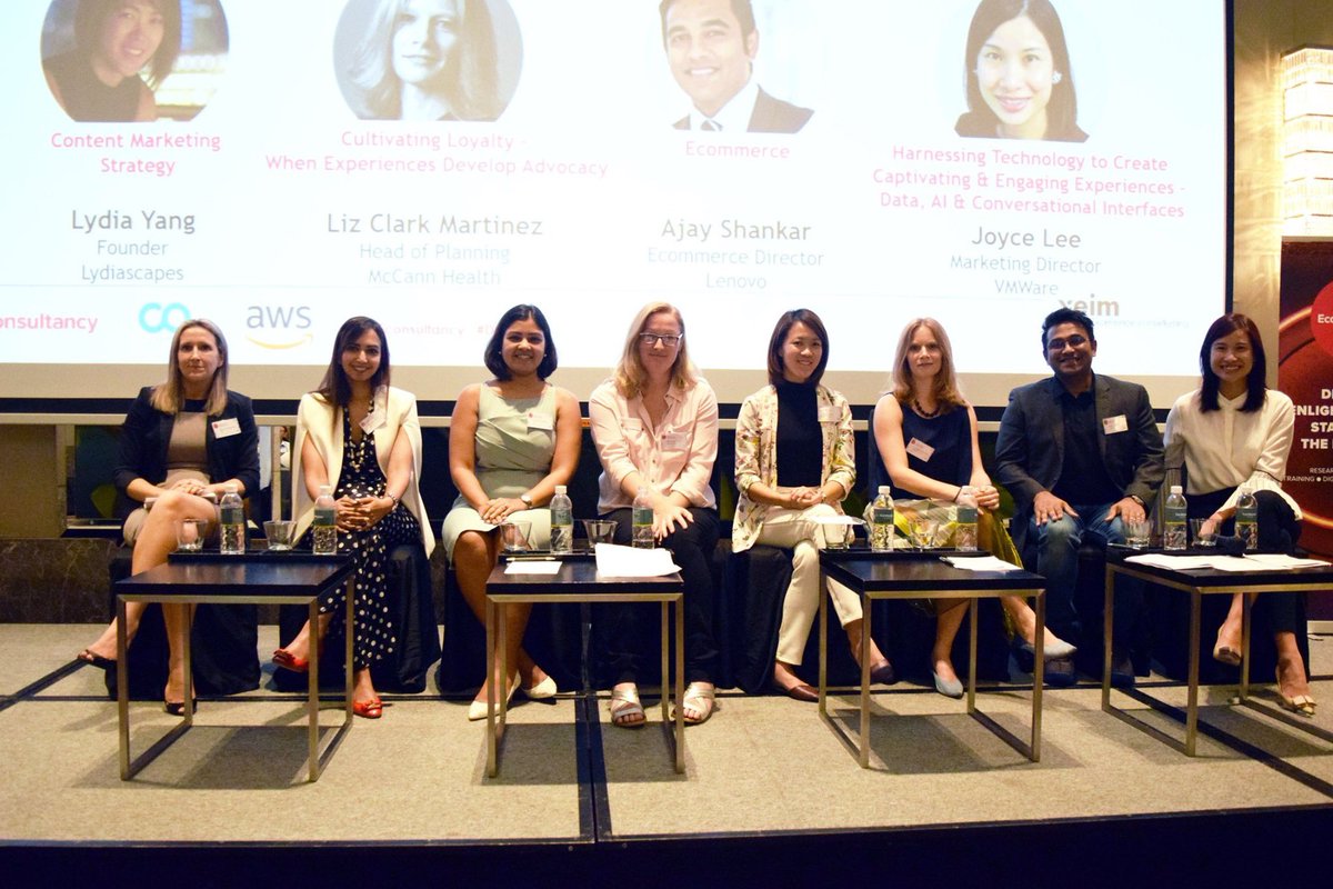 joycemylee's tweet photo. Throwback to Thursday’s #DigitalCream event hosted by @Econsultancy and @awscloud
Fascinating & engaging time moderating the discussion about harnessing #AI #technology to create a good #CX. Thumbs up to my partner in crime @anindyamob https://t.co/6tlo2kFbM1
