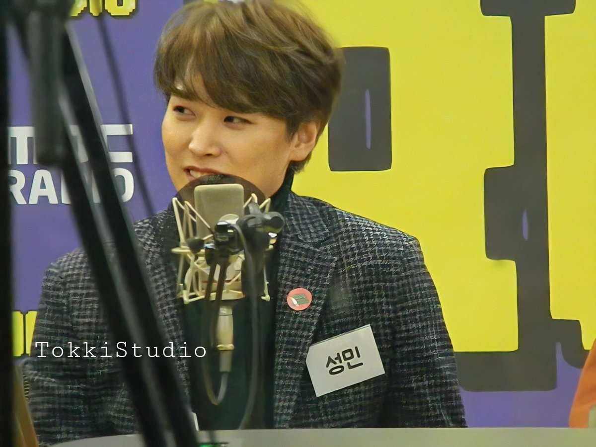 Tokki_Studio's tweet photo. 191205 MBC Idol Radio

#성민 #Sungmin https://t.co/Ih3YRGytLI