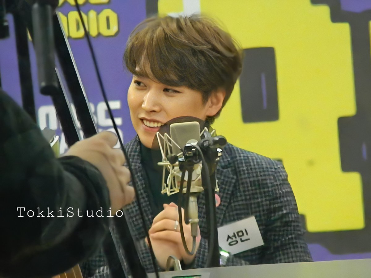 Tokki_Studio's tweet photo. 191205 MBC Idol Radio

#성민 #Sungmin https://t.co/NgIvpLzNqX