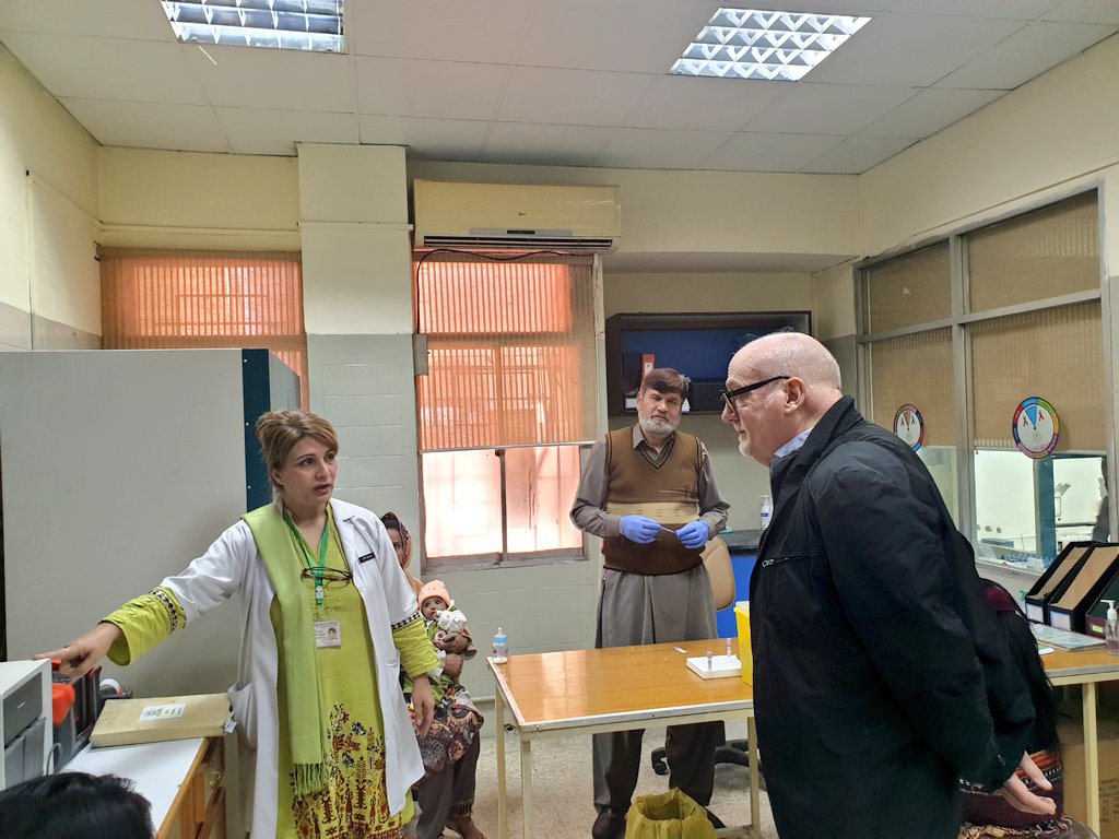 FahmidaIqbal's tweet photo. What a wonderful step of @IslamabadPims hospital to allocate space for #transgender persons to recieve treatment free of stigma and discrimination. @UNAIDS_AP Senior Advisor, #StuartWatson visited today this ward and met with dedicated and committed staff there. https://t.co/QLa8nmiPUm