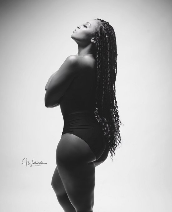 Watch .'s leaked NSFW photo on TwXstars