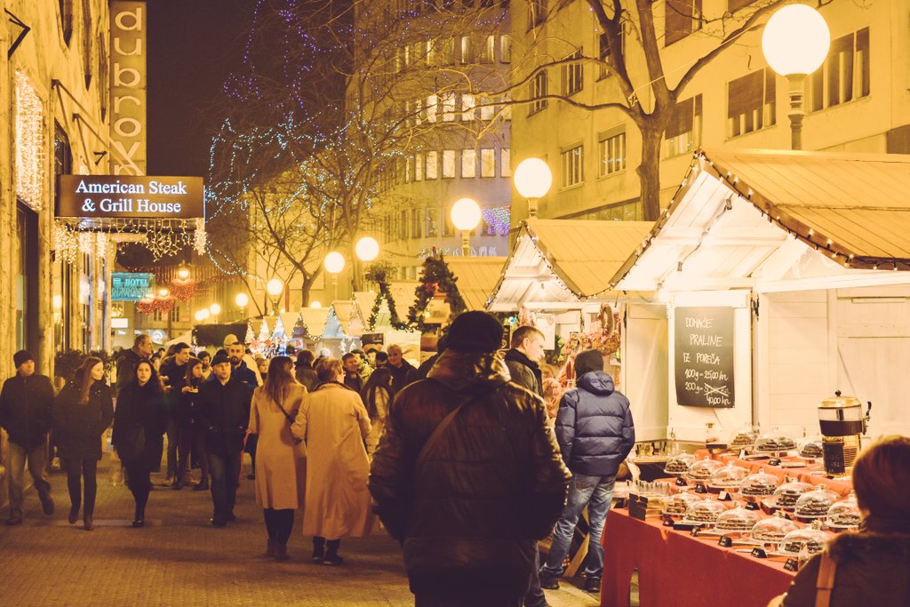BoltTravel's tweet photo. Advent on the European Square. Experience the #European #charm of #Christmas in #Zagreb on the #popular European Square. Food, drinks, concerts, exhibitions and kiosks for souvenirs and decorations.

#christmasfair #adventinzagreb #europeansquare #zagrebcroatia https://t.co/lSwnzV7XoG