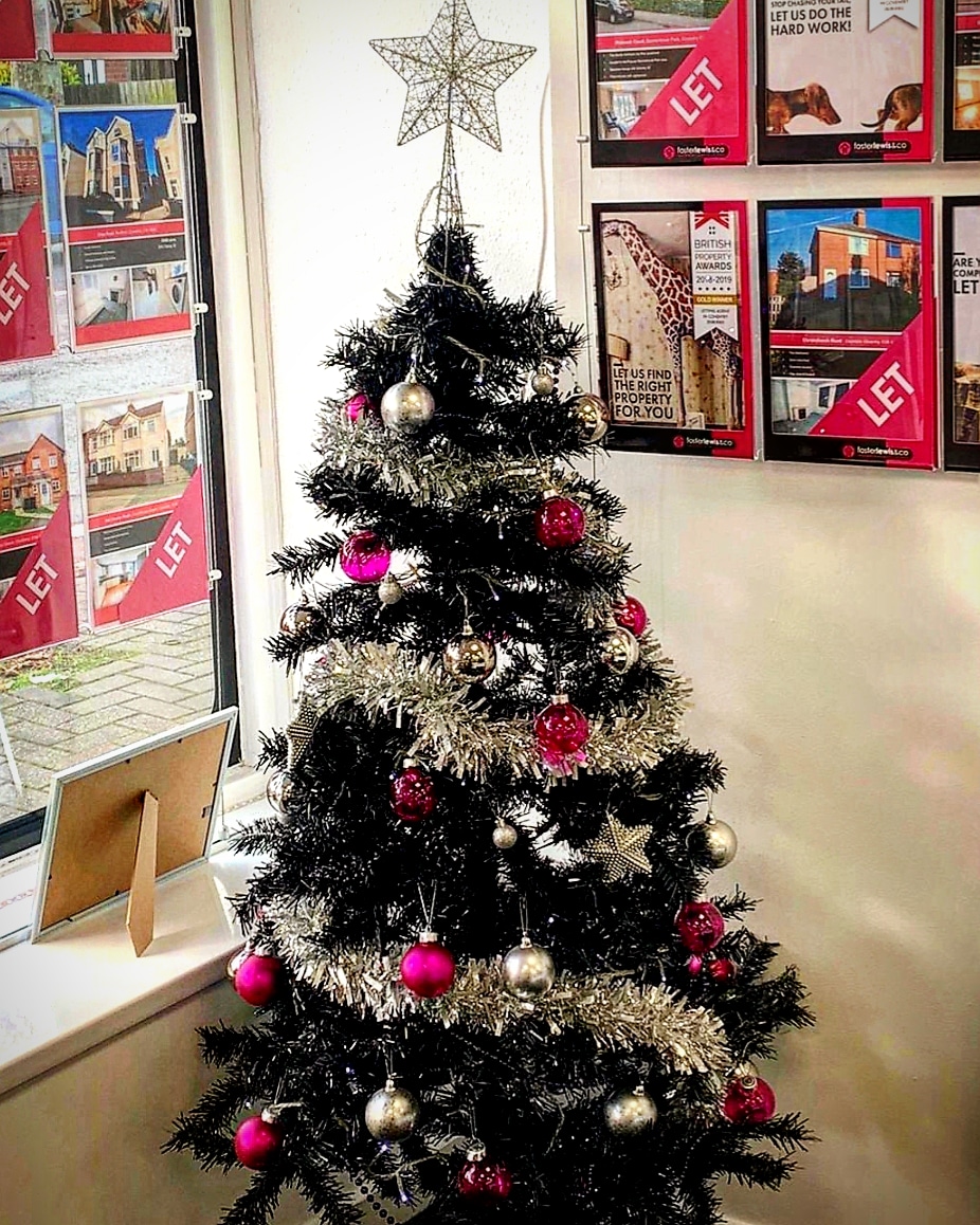 FosterLewisCo's tweet photo. Our tree is finally up after a busy start to December! 🌲❤ We are still agreeing offers for sale and let so please dont think we stop for xmas! Call today to view 🏡 or get a valuation 02476592929 #coventry #warwickshire #property #SellWithUs #letwithus #estateagent #calltoday https://t.co/j2hXoYlB5x