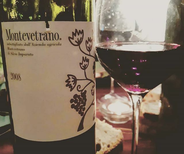 IncontridiVite's tweet photo. #winelover #wine #redwine #whitewine  #sommelier #tasting #winetasting #vino  #drink #foodandwine #instawine #photooftheday #winelabel #roma #rome #italianwine #italy #campania #top https://t.co/A5Rv5iaCYk https://t.co/w97qvl4KCO