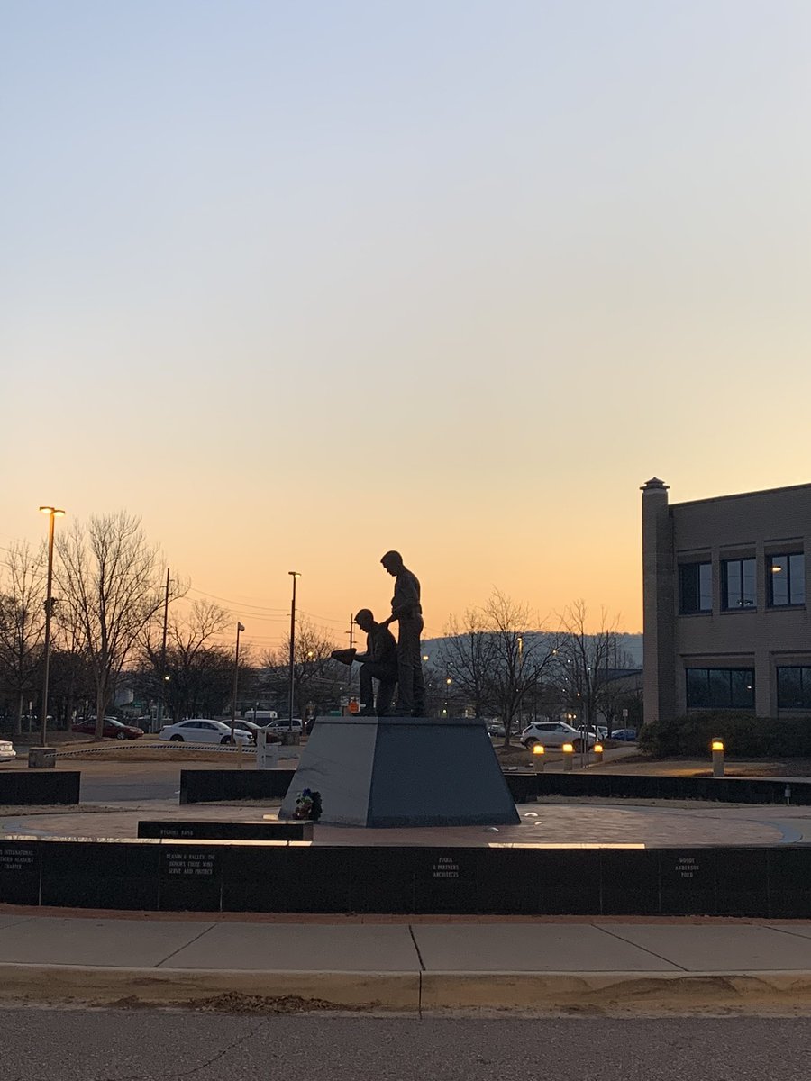 ashhiron's tweet photo. As the sun rises this morning, take a moment to remember those officers lost in the line of duty and those still serving our community. A sad time in North Alabama https://t.co/Iw0zNIy8vl