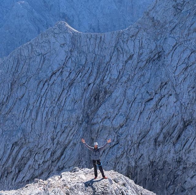 Guidiary's tweet photo. Just in time for the weekend I'm feeling a bit under the weather, so today I'm dreaming of the mountains, drinking lots of tea and eating good food, hoping I'll be able to head out again tomorrow... #mountainsarecalling #mountainsareawesome #alps #Alpspi… https://t.co/aqLoLxprxb https://t.co/ZbOKtx7aey