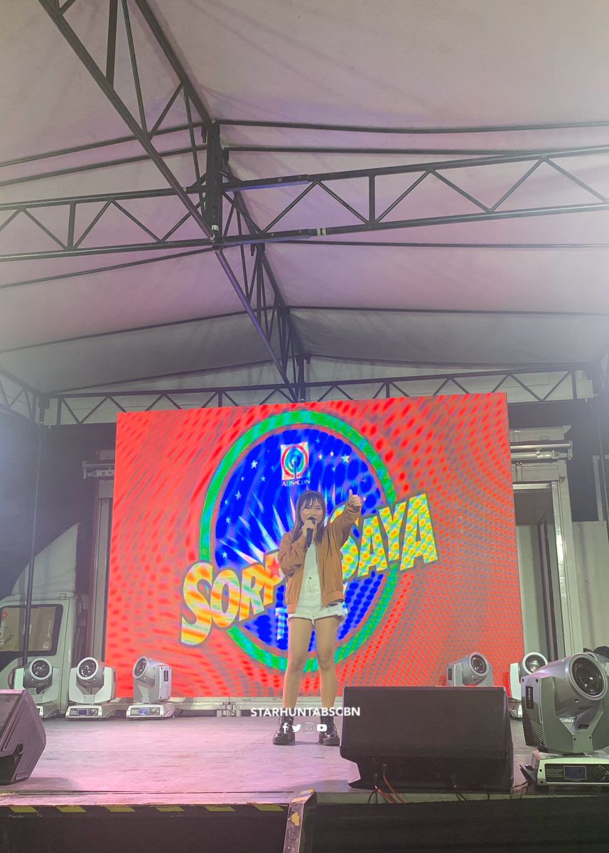 starhuntabscbn's tweet photo. Hataw ang "Sana Sana" song performance ni @itsmeangelieofc! 🌟
📍 Sorpresaya Truck show in Calasiao, Pangasinan https://t.co/GWGBEcZZHb