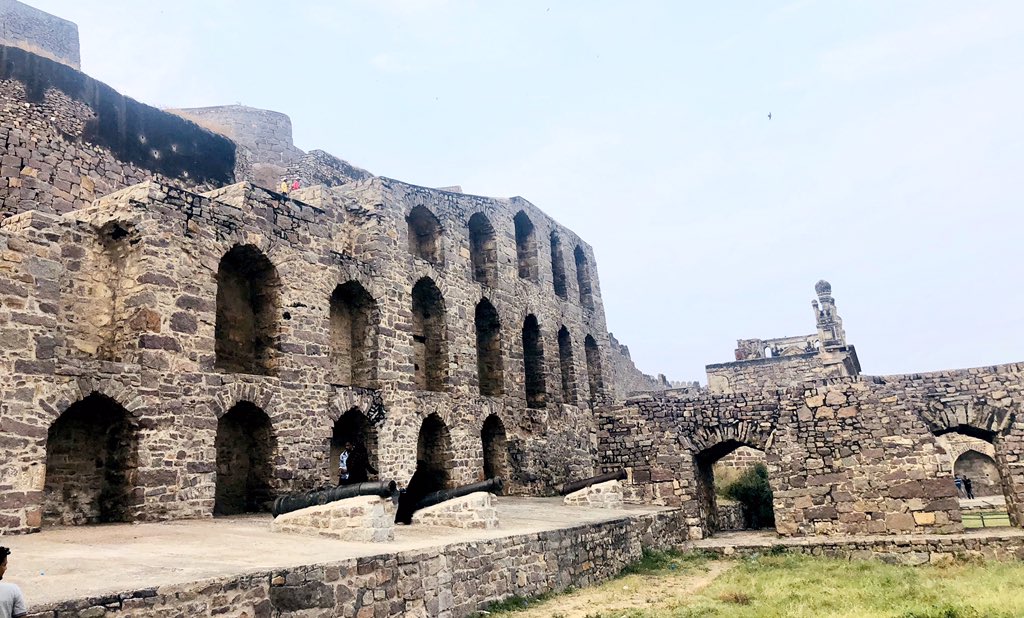 Donned the hat of a tour guide for the first time and what better place to visit than the Iconic Golconda Fort. Founded around 12th Century by the Kakatiya rulers, Golconda Fort with eight gates and 87 bastions came under the Bahamani rulers. #GolcondaFort #IconicStructure