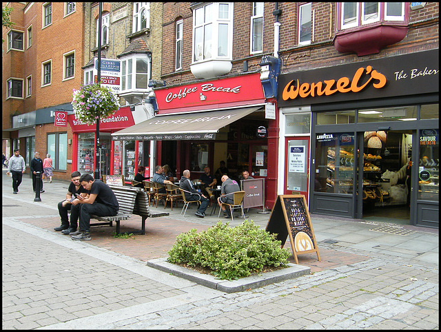balconyshirts's tweet photo. Coffee from Coffee Break this morning, lunch from @ShackProtein, bought something for dinner from Reggies Butchers and Uxbridge Grocery next door. It can be done. #SmallBusinessSaturday #Uxbridge https://t.co/Bj9ez73C3f