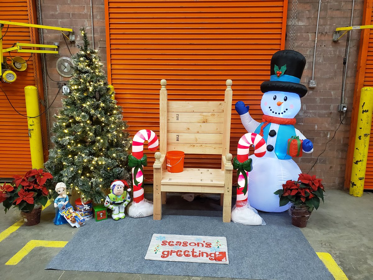 AngeloTasios's tweet image. 2734 waiting on Santa