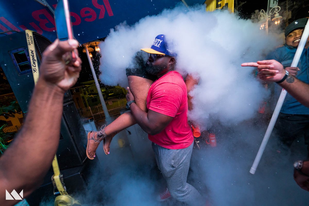 EEEmpire's tweet photo. Picking up the Carnival Vibe and running with it strait till Ash Wednesday! The #EEEmpireWay
In #LUAUBlocko nothing separates you and the music!
https://t.co/GCYyhjwBG9