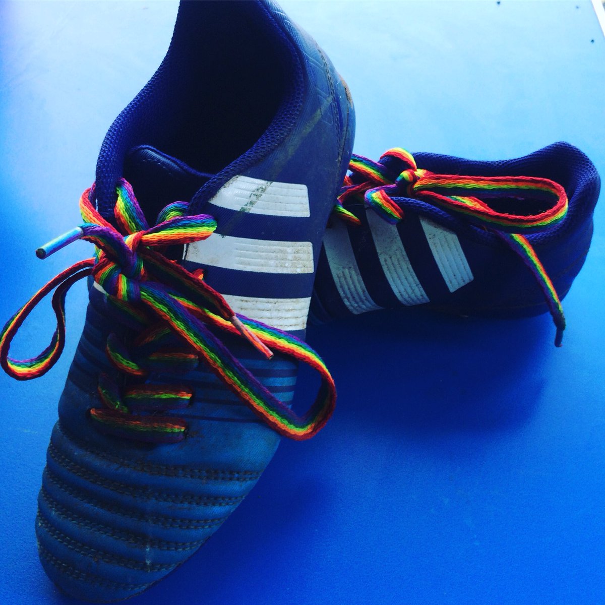 WorcsWarriorsW's tweet photo. We’re proud to be supporting @stonewalluk’s #rainbowlaces campaign as we take on @LightningRugby in the @Premier15s today! 💪

⚡️v ⚔️ 

#LOUvWAR https://t.co/ZLXnUfAm0f