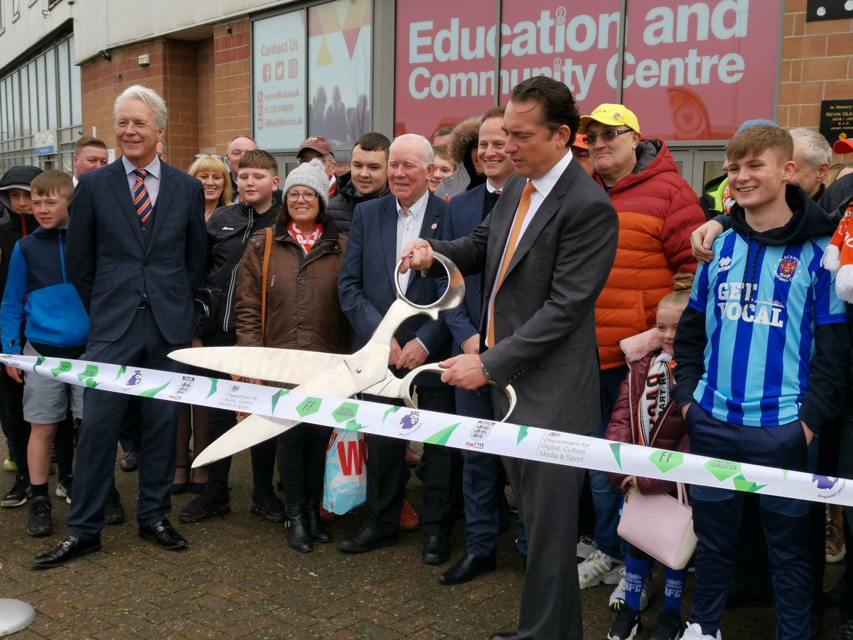 steprest's tweet photo. Simon Sadler officially opening the new community Trust college facility at Bloomfield Rd #blackpoolfc #themuckers https://t.co/bA8NU4Jesm