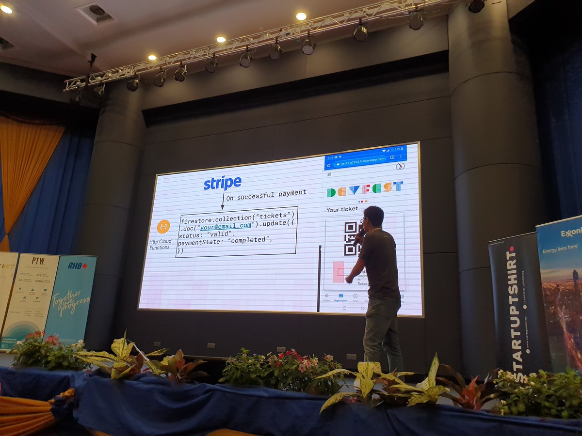 kuanhoong's tweet photo. Last talk of the day by @shanggyilim #devfestkl #gdgkl #devfest https://t.co/is5qgjBKoB