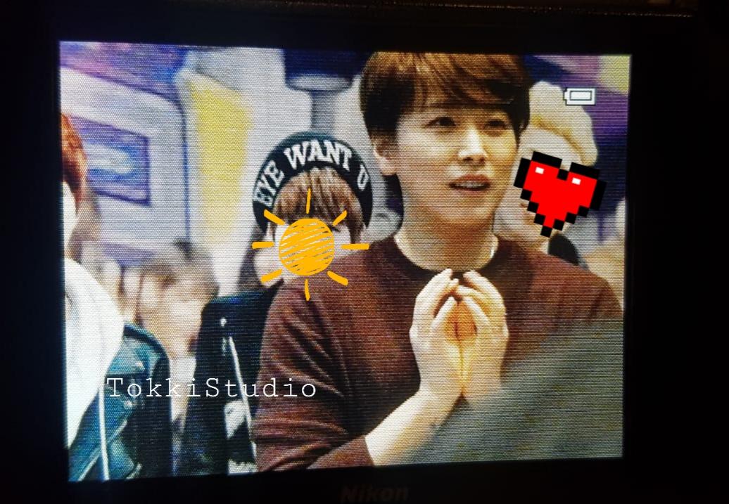 Tokki_Studio's tweet photo. [PREVIEW] 191207 MBC Show Music Core Exit

#성민 #Sungmin https://t.co/LRYAW7jH9v