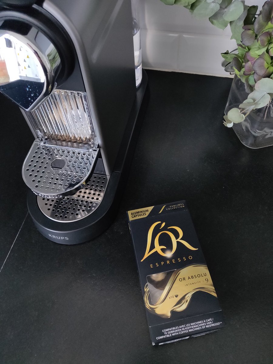 cac_58's tweet photo. @NespressoFR Faut arrêter le blackfriday chez vous, vous êtes incapable de livrer en temps et en heure... De plus votre SAV par téléphone est très mauvais... Très déçu, du coup je passe à une autre marque #lorducafe #sercicemediocre https://t.co/nOsZLUT3te